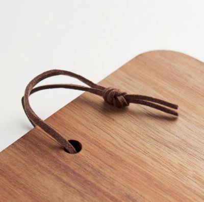 Acacia wood cutting board