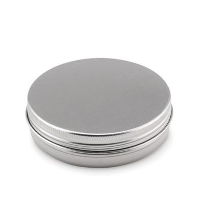 Комплект за шиене в метална кутия