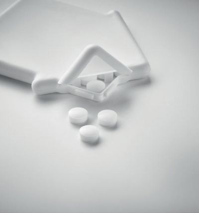 Кутийка с ментови бонбони