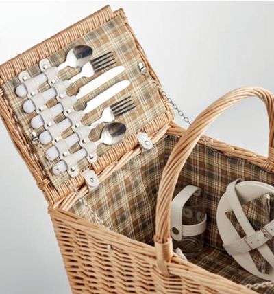 пикник кошница за подарък с персонализация