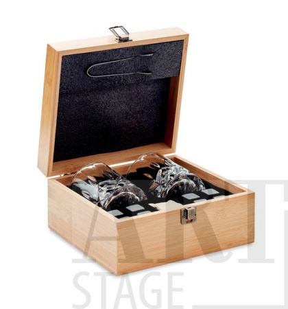 Stylish set for gin and whisky